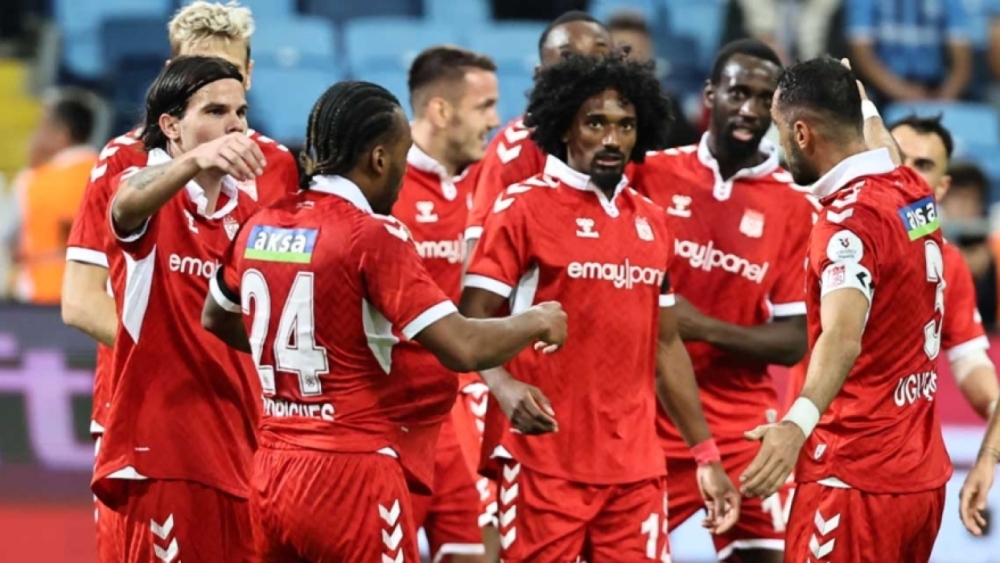 Sivasspor, Adana Demirspor  2-0 kazandı