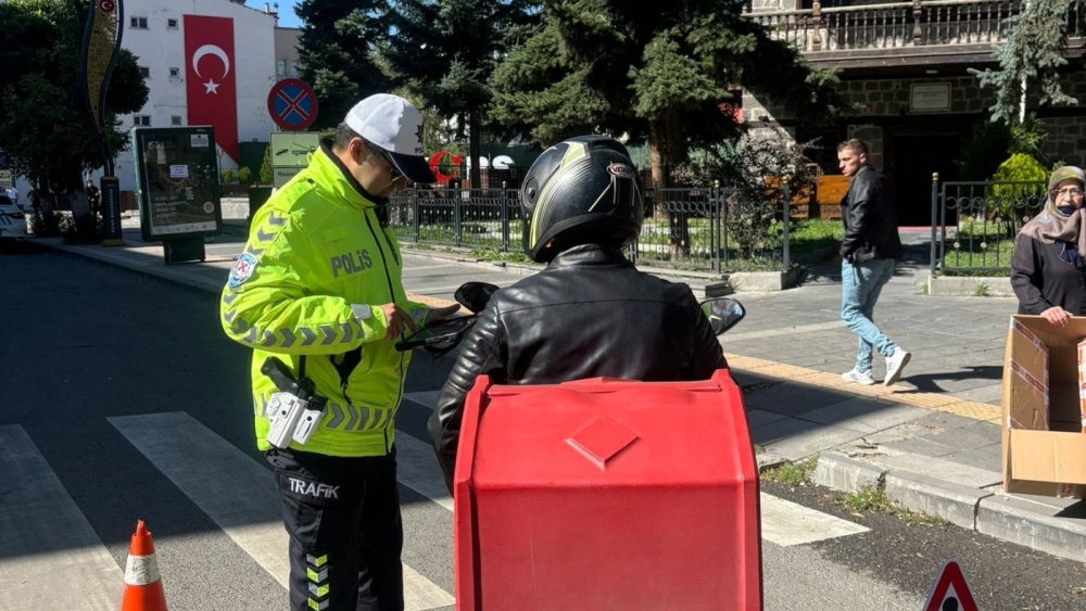 Trafik denetimleri devam ediyor