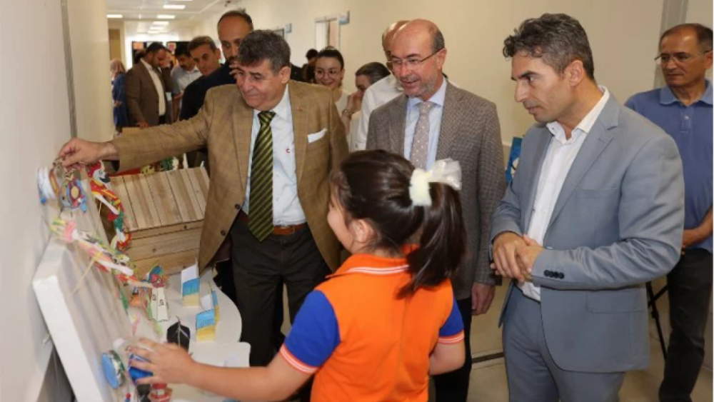 Konya Selçuklu'da ilkokul öğrencilerinin yıl sonu heyecanı