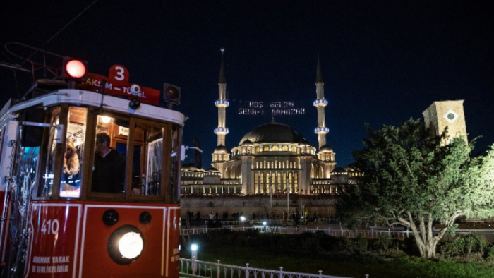 İstanbul Taksim Camii Ramazan'a hazır