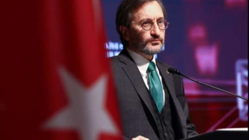 Fahrettin Altun'dan 'adil' makale