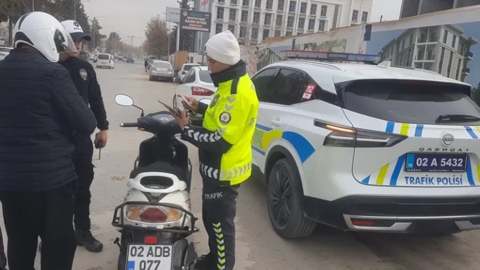 Adıyaman’da yaya geçidi denetimi: 20 sürücüye ceza kesildi!