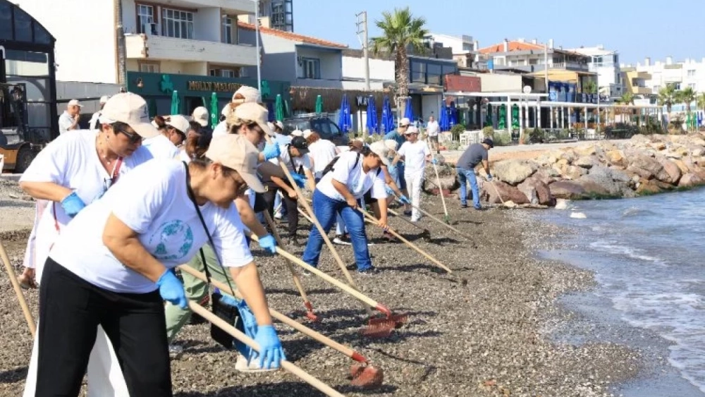 İzmir Güzelbahçe'de imece temizlik!