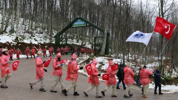 Kağıtspor izcileri Sarıkamış Şehitleri için yürüdü