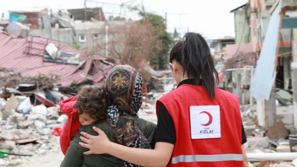 Kızılay'dan yetim çocuklara düzenli destek