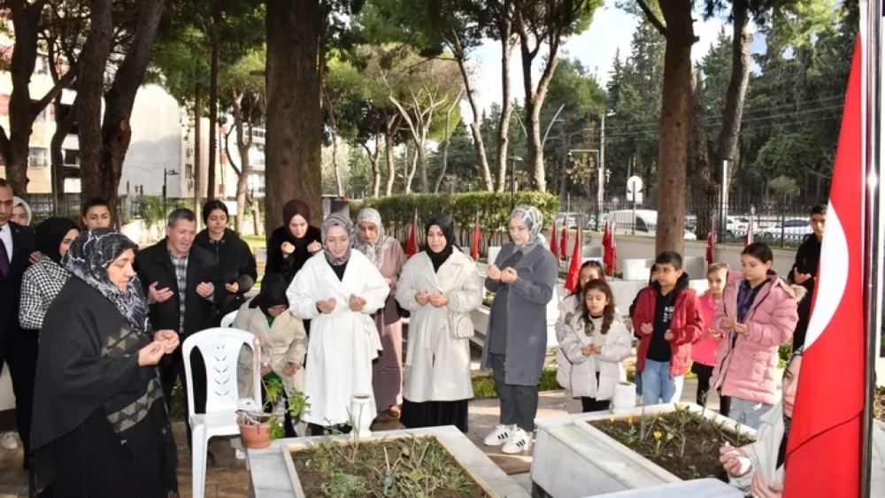 Manisa şehidini andı!