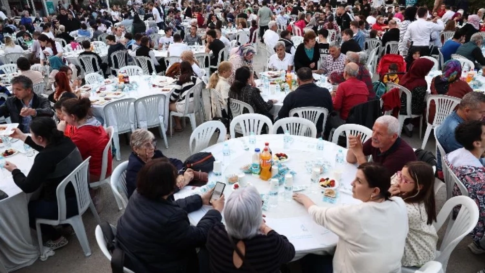 Nilüfer'de 5 bin kişi iftarda buluştu